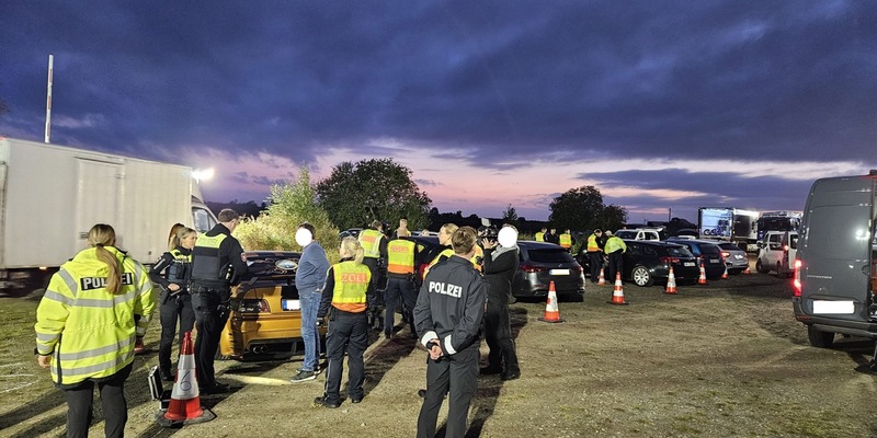 POL-CUX: Groß angelegte Verkehrskontrolle verschiedener Polizeidienststellen und des Hauptzollamtes Bremen an der B437 - zahlreiche Verstöße festgestellt (Foto im Anhang) - Foto: presseportal.de