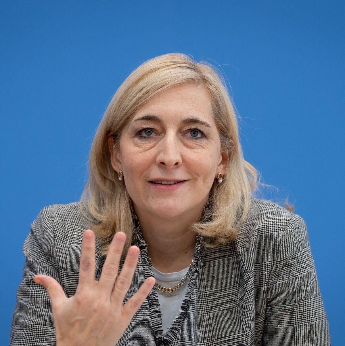 Ministerin Warken will Beitragserhöhungen abwenden. (Archivbild) - Foto: Soeren Stache/dpa