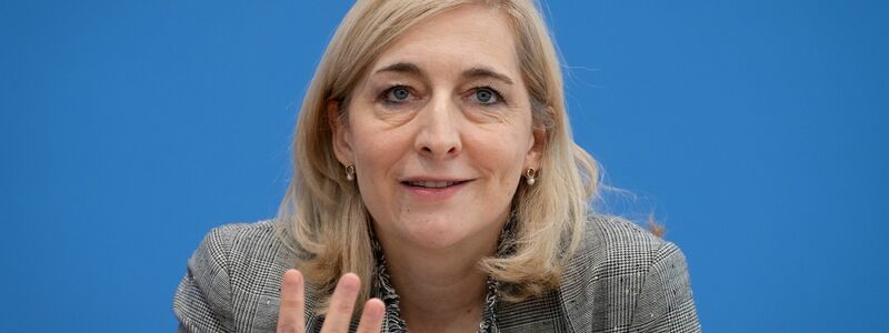 Ministerin Warken will Beitragserhöhungen abwenden. (Archivbild) - Foto: Soeren Stache/dpa