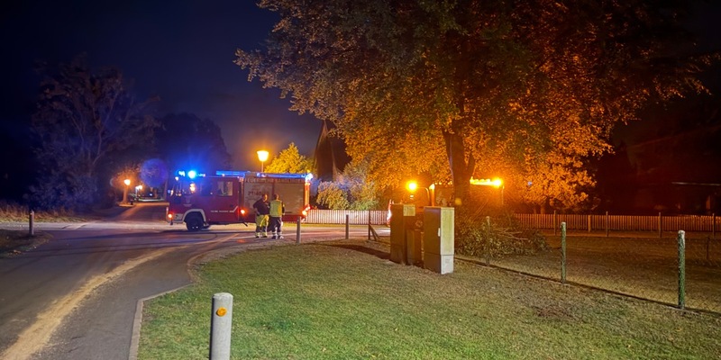 FW Flotwedel: 800 Meter lange Ölspur beschäftigt Feuerwehr in Neu-Schepelse - Foto: presseportal.de