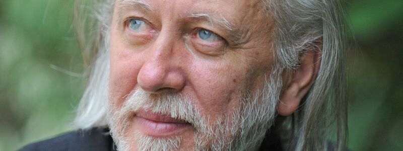Der ungarische Literaturnobelpreisträger László Krasznahorkai spricht bei der Eröffnungskonferenz (Archivbild).  - Foto: Gyula Czimbal/MTI/EPA/dpa