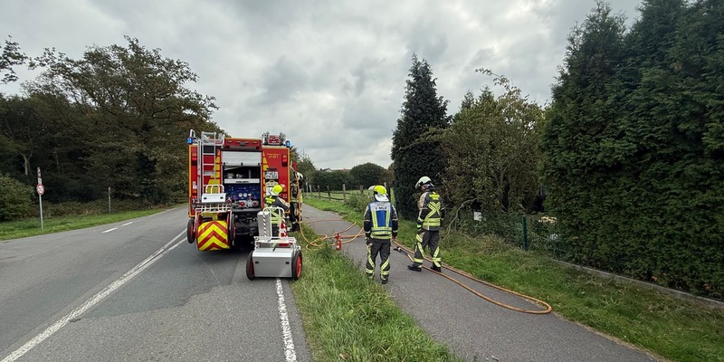 FW Hünxe: Brand einer Gartenlaube - Anwohner verhindern Schlimmeres - Foto: presseportal.de