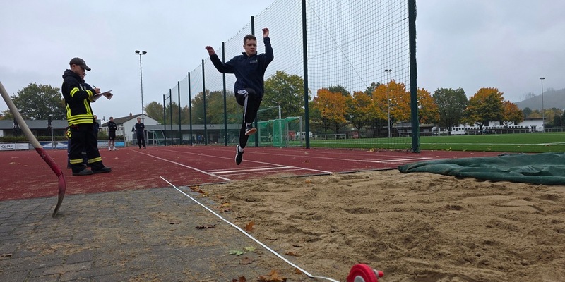 FW-AR: Jugendfeuerwehrmitglieder überzeugen bei Jugendflamme 2 - Foto: presseportal.de