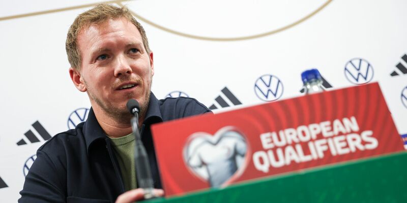 Julian Nagelsmann erwartet ein schweres Spiel in Belfast.  - Foto: Christian Charisius/dpa
