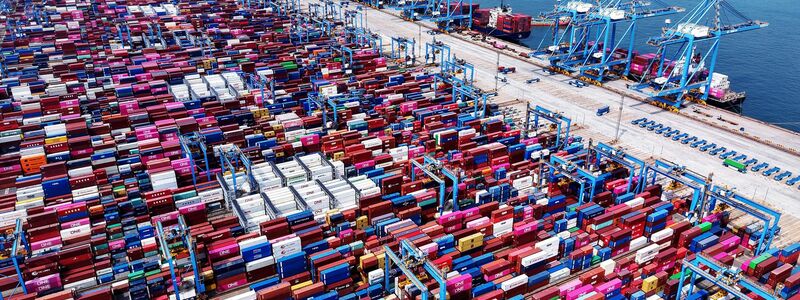 Chinas Wirtschaft setzt für Wachstum auf Exporte. (Symbolbild)  - Foto: Uncredited/CHINATOPIX via AP/dpa