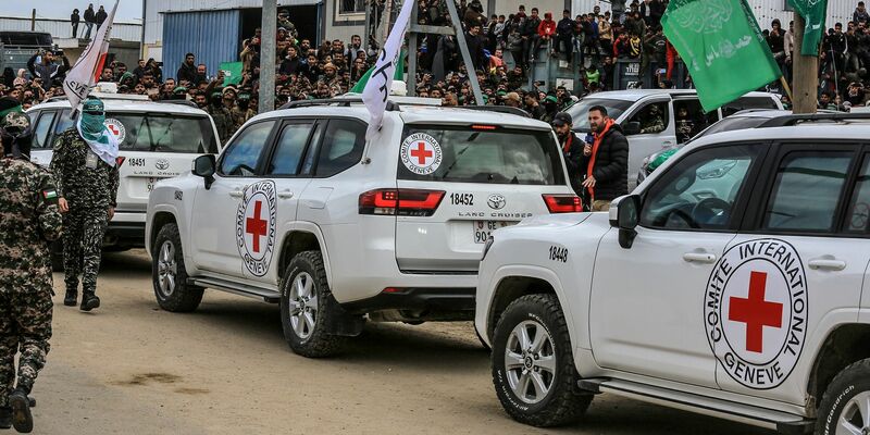 Im Gazastreifen hat die Übergabe der Hamas-Geiseln an das Rote Kreuz begonnen. (Archivbild) - Foto: Abed Rahim Khatib/dpa
