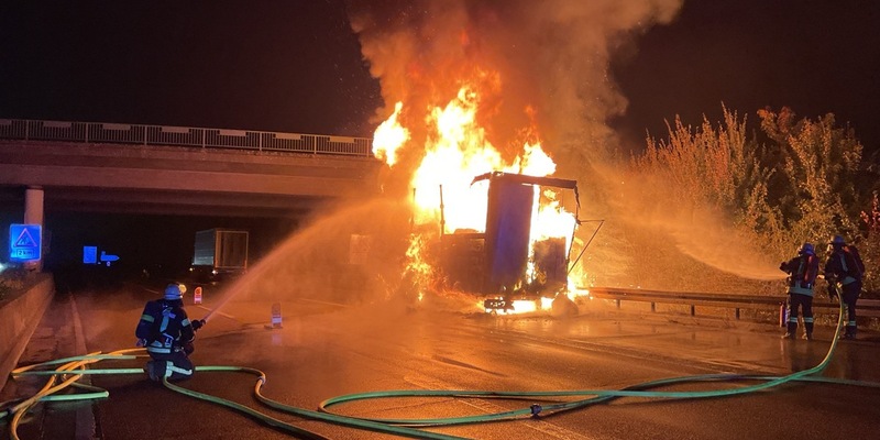 FW-BN: Brennender LKW-Anhänger auf der BAB 59 - Foto: presseportal.de