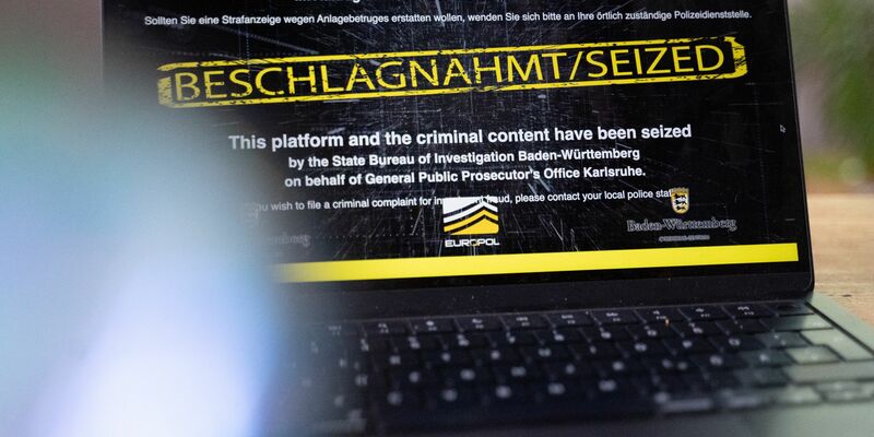 Wenn man die Adresse der beschlagnahmten Internetseiten eingibt, erscheint ein Sicherstellungsbanner der Behörden. (Archivbild) - Foto: Leonie Asendorpf/dpa