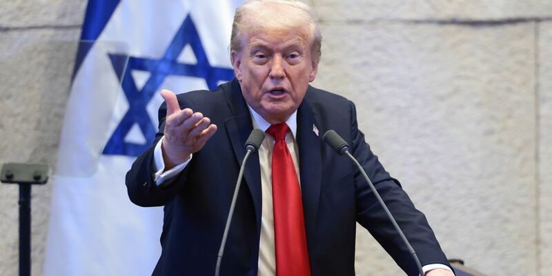 US-Präsident Donald Trump hält vor der Knesset eine Rede. - Foto: Evelyn Hockstein/Pool Reuters/AP/dpa