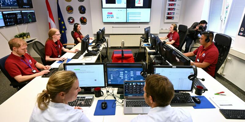 Weltweit simulieren zwei Wochen lang 17 Teams einige Bedingungen einer Mars- und Mondmission. Das Projekt wird in Wien vom Österreichischen Weltraum Forum koordiniert.  - Foto: Helmut Fohringer/APA/dpa