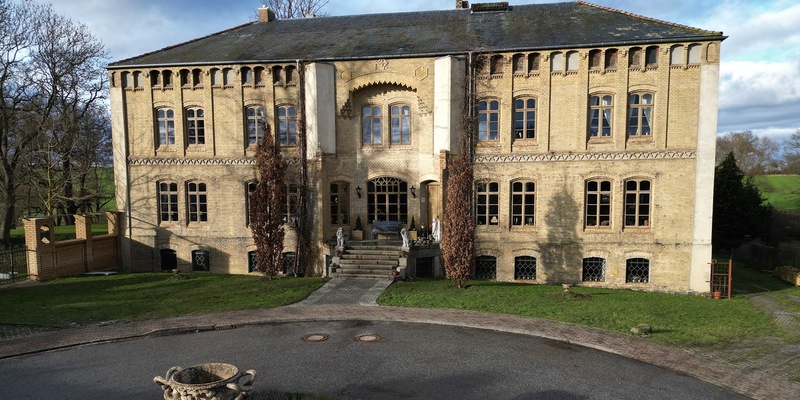 hallo deutschland im ZDF mit Doku zu zehn Jahre Die Gutshausretter - Foto: presseportal.de