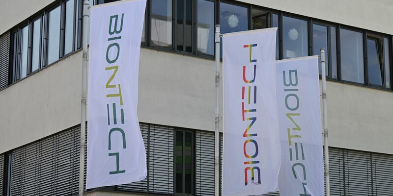 Das Bundeskartellamt hat dem Pharmaunternehmen Biontech die Übernahme von Curevac erlaubt. (Archivbild) - Foto: Arne Dedert/dpa