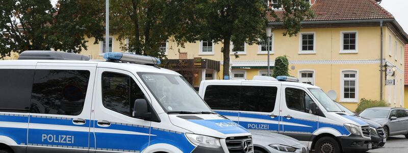 Die Ermittlungen nach dem Fund der Kinderleiche in einem Wald nahe Güstrow stehen ganz am Anfang, sagte der Sprecher der Staatsanwaltschaft. - Foto: Bernd Wüstneck/dpa