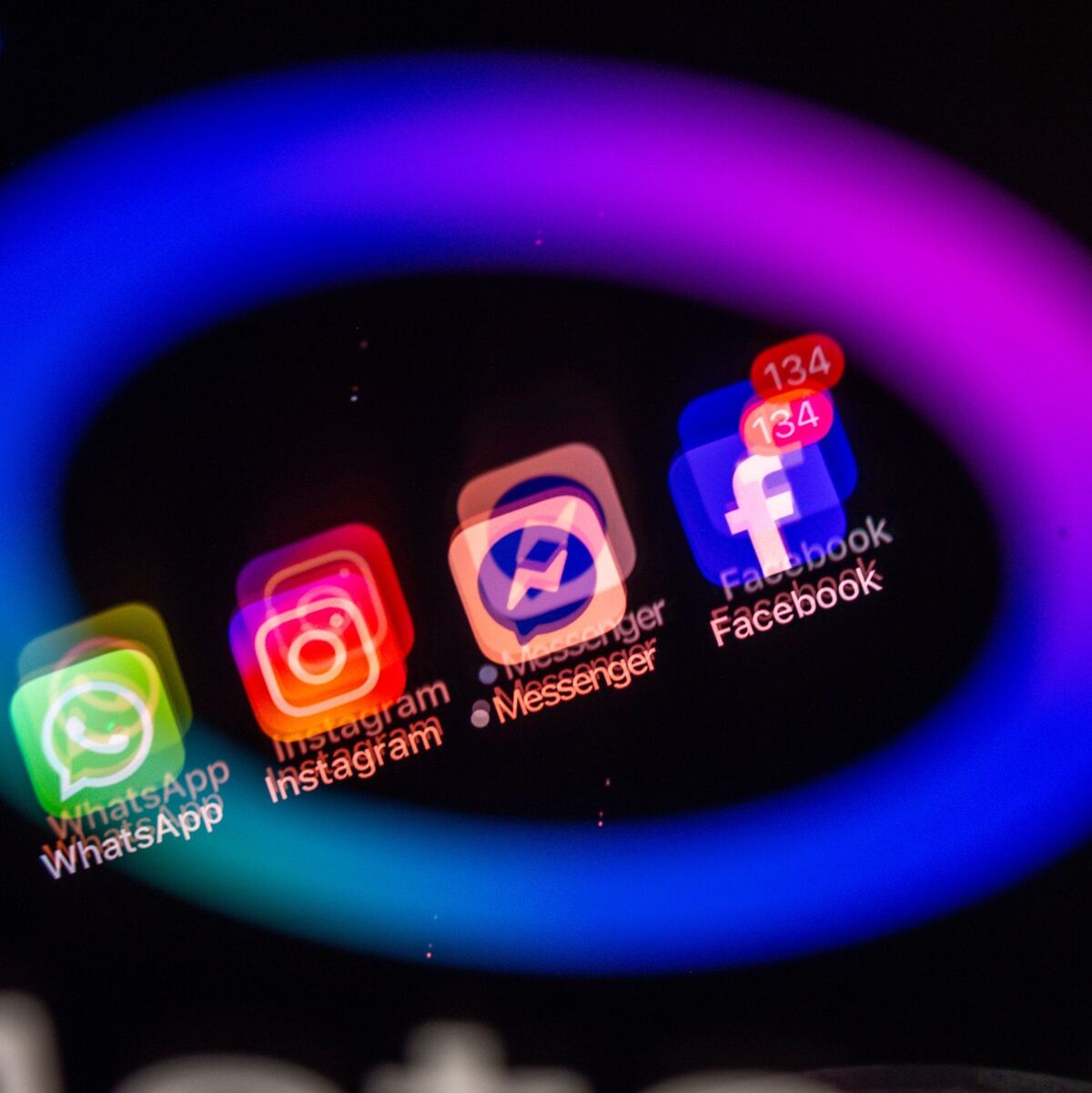 Onlineplattformen sollen nach Ansicht der Grünen im Bundestag besteuert werden (Archivbild). - Foto: Jens Büttner/dpa