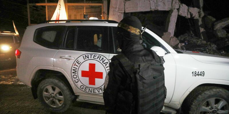 Im Rahmen einer ersten Phase des von den USA vorangetriebenen Friedensplans muss die Hamas insgesamt 28 Leichen herausgeben. (Archivbild) - Foto: Yousef Al Zanoun/AP/dpa