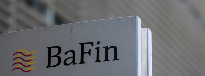 Die Finanzaufsicht schreitet bei Mängeln ein. (Symbolbild) - Foto: Boris Roessler/dpa/dpa-tmn