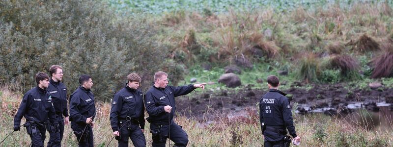 Die Polizei sucht weiter nach Hinweisen, die zur Aufklärung des gewaltsamen Todes eines Kindes führen.    - Foto: Bernd Wüstneck/dpa