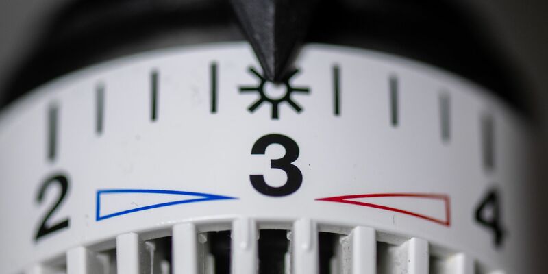 Jeder 16. hat nach eigener Einschätzung nicht genug Geld fürs Heizen. - Foto: Hendrik Schmidt/dpa