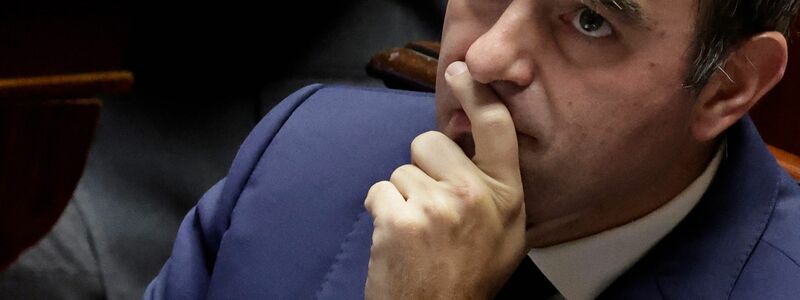 Premier Lecornu hat die Misstrauensvoten überstanden - die seit längerem andauernde politische Krise in Frankreich kann sich damit vorerst beruhigen.  - Foto: Stephane De Sakutin/AFP/dpa