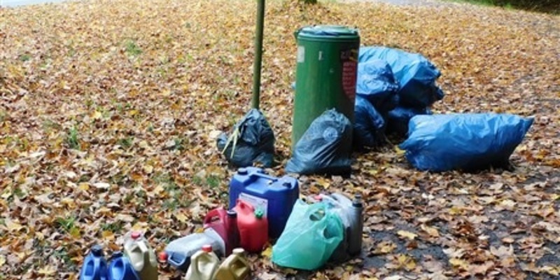 POL-PDMT: Illegal Altöl entsorgt - Foto: presseportal.de