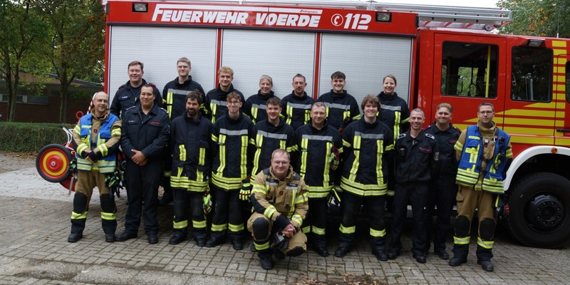 FW Voerde: Herzlichen Glückwunsch zur bestandenen Prüfung - Foto: presseportal.de