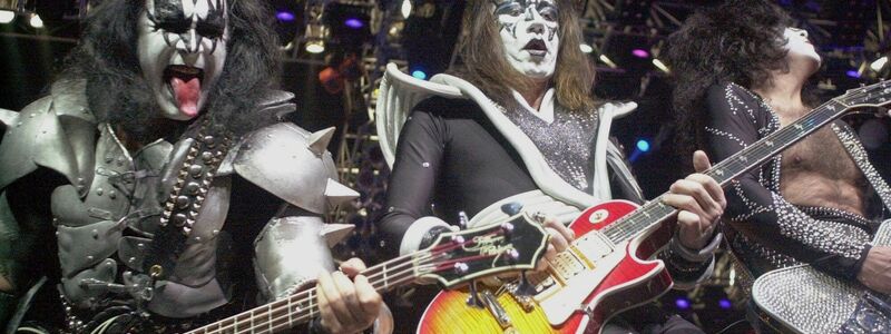 Die Band war für ihre wilden Auftritte bekannt. (Archivbild) - Foto: Paul Warner/AP/dpa
