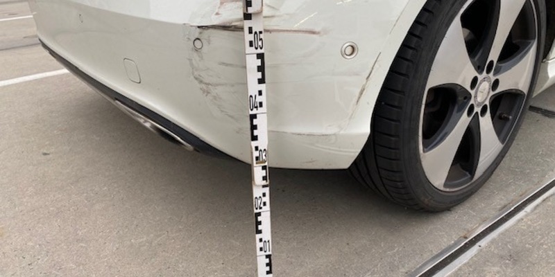 POL-PDPS: Parkrempler - Rotes Auto gesucht - Foto: presseportal.de