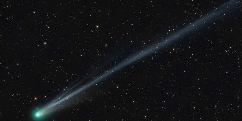 Der Komet «Lemmon» zieht über den Nachthimmel. - Foto: Brennan Gilmore/Brennan Gilmore/AP/dpa