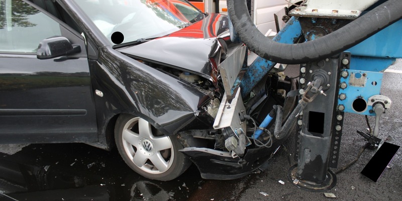 POL-MI: Schwerverletzte bei Auffahrunfall auf der B239 - Foto: presseportal.de