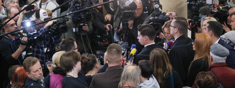 Großes Medieninteresse an der Verhandlung vor dem Bezirksgericht in Warschau - Foto: Rafal Guz/PAP/dpa