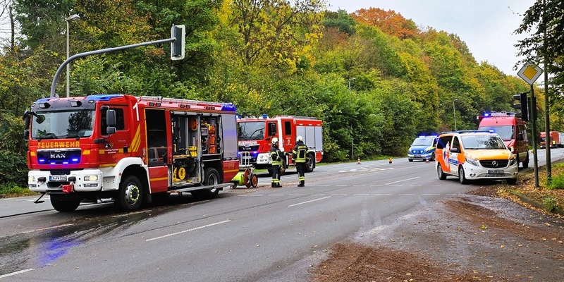 FW-EN: Verkehrsunfall zwischen Lastwagen und E-Fahrzeug - Foto: presseportal.de