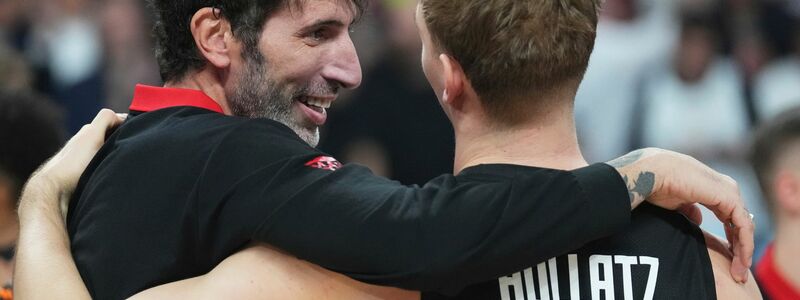 Mumbru gilt bei den Spielern als beliebt. - Foto: Sergei Grits/AP/dpa