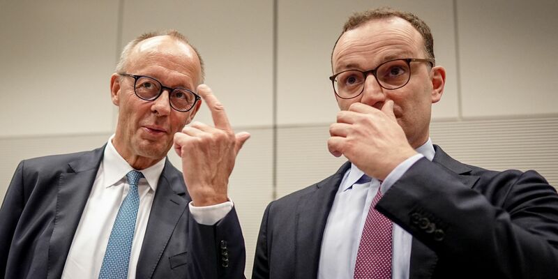 Unionsfraktionschef Jens Spahn verteidigt Bundeskanzler Friedrich Merz beim Thema Migration im Stadtbild. (Archivfoto) - Foto: Kay Nietfeld/dpa