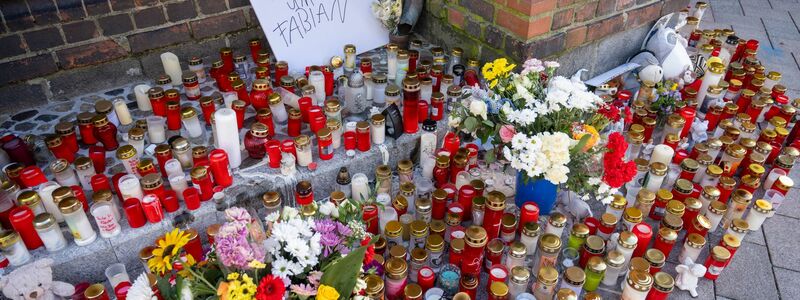 Die Anteilnahme an dem Tod des achtjährigen Fabian ist groß.  - Foto: Stefan Sauer/dpa