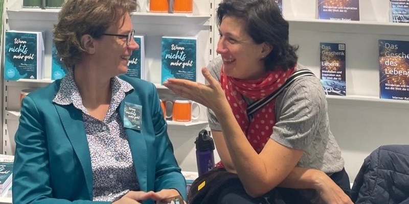 Stefanie Schnier: Vom Zusammenbruch zur Lebenskraft - Das Buch, das dein Leben verändert / Mit dem SUP-Board zurück ins Leben: Warum Paddeln Teil ihres Heilungswegs ist - und was ihr Podcast verrät - Foto: presseportal.de