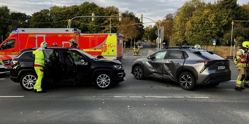 FW Paderborn: Verkehrsunfall mit zwei beteiligten PKW - Foto: presseportal.de