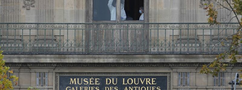 Die Einbrecher drangen über ein Fenster im ersten Stock in das Museum ein.  - Foto: Thibault Camus/AP/dpa