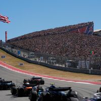 Max Verstappen wehrte gleich beim Start alle Attacken ab.  - Foto: John Locher/Pool AP/AP/dpa