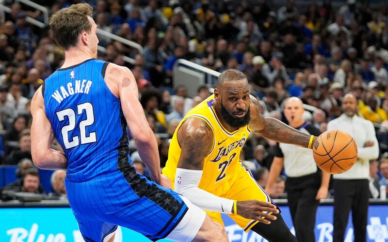 Im Duell mit den ganz Großen wie LeBron James: Franz Wagner. - Foto: John Raoux/AP/dpa