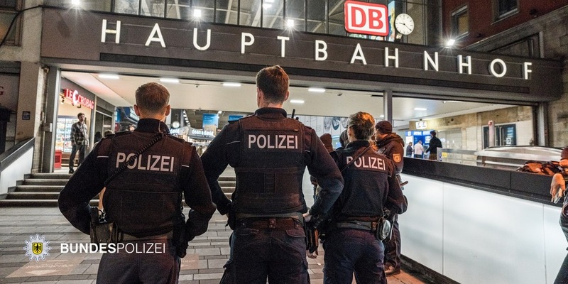 Bundespolizeidirektion München: Volksverhetzungen und tätlicher Angriff // Bundespolizei am Sonntag stark gefordert - Foto: presseportal.de