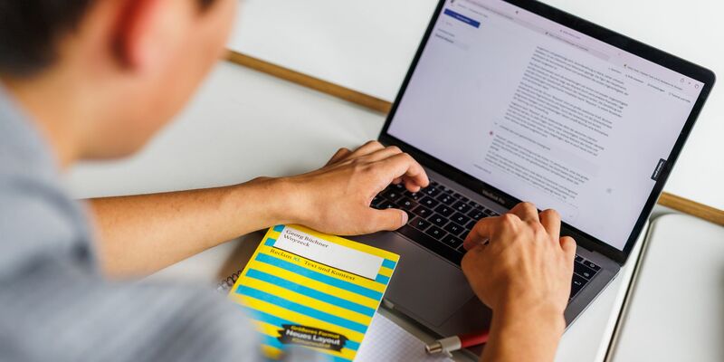 Das Schulfach Informatik wird zunehmend zu einem festen Bestandteil der Bildungslaufbahn in Deutschland. (Archivbild) - Foto: Philipp von Ditfurth/dpa