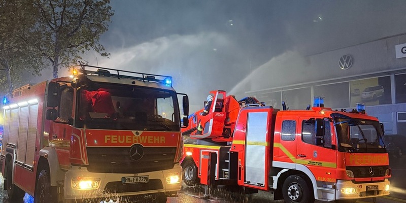 FW-MH: Erste Folgemeldung zum Großbrand an der Kölner Straße - Foto: presseportal.de