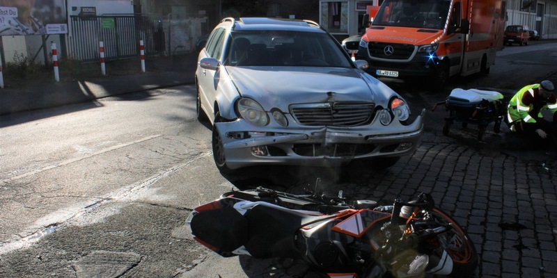 POL-RBK: Leichlingen - Zweiradfahrer nach Zusammenstoß mit Pkw per Hubschrauber in Klinik geflogen - Foto: presseportal.de