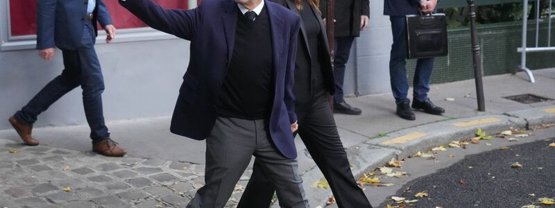 Sarkozy tritt seine Haft an. - Foto: Thibault Camus/AP/dpa