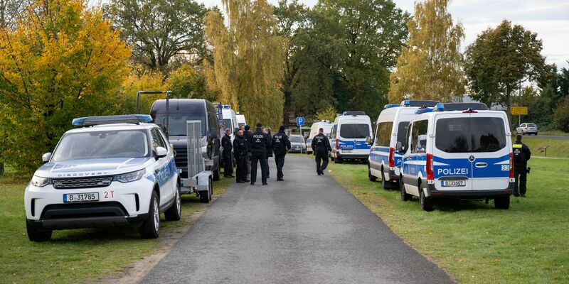 Die Polizei sucht weiterhin nach der vermissten Rebecca. - Foto: Christophe Gateau/dpa