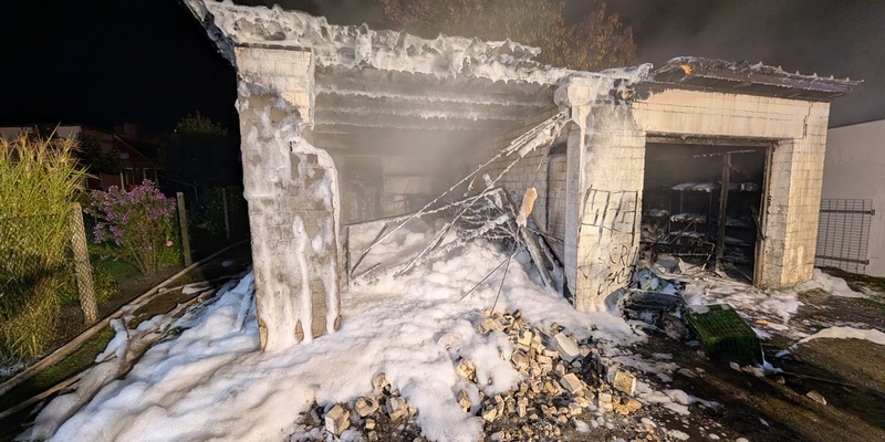 POL-HRO: Brand einer Doppelgarage in Boizenburg - Foto: presseportal.de