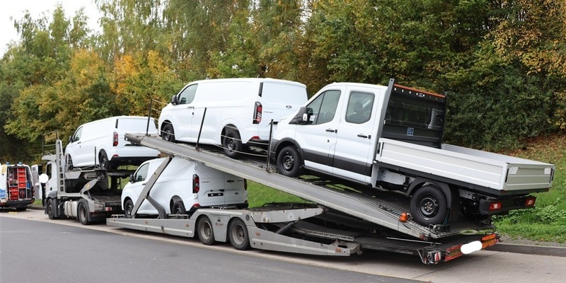POL-PPTR: Transporteur ohne Lizenz, dafür mit ungültigem Führerschein unterwegs und Autotransporter mit Übermaß - Foto: presseportal.de