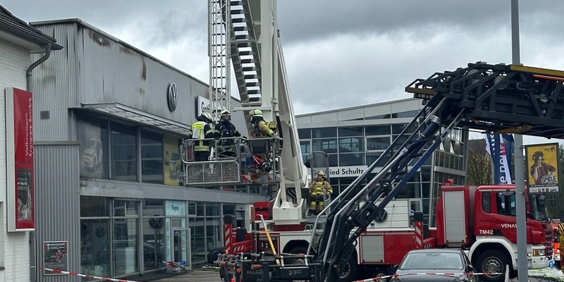 FW-MH: Dritte Folgemeldung zum Großbrand an der Kölner Straße - Foto: presseportal.de