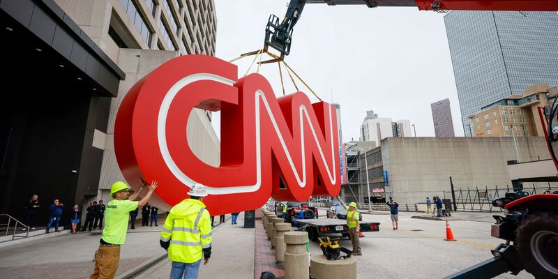 Zu Warner Bros. Discovery gehört auch der Nachrichtensender CNN. (Archivbild) - Foto: Miguel Martinez/Atlanta Journal-Constitution via AP/dpa