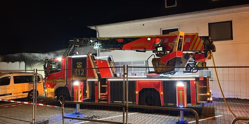 FW-MH: Schlussmeldung zum Großbrand an der Kölner Straße - Foto: presseportal.de